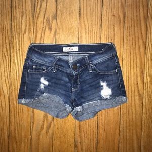 SOLD women’s low rise hollister shorts